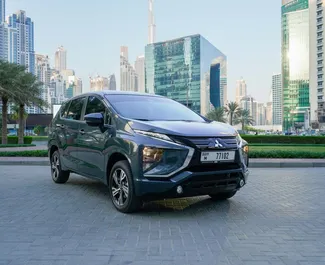 Frontansicht eines Mietwagens Mitsubishi Xpander in Dubai, VAE ✓ Auto Nr.8731. ✓ Automatisch TM ✓ 0 Bewertungen.