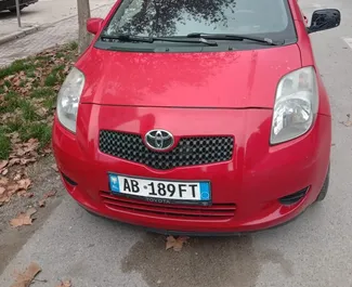 Autovermietung Toyota Yaris Nr.8594 Schaltgetriebe in Durres, ausgestattet mit einem 1,3L Motor ➤ Von Alfret in Albanien.