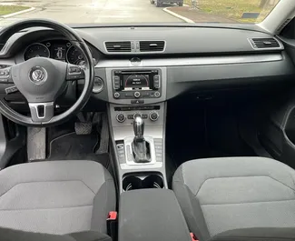 Mietwagen Volkswagen Passat 2015 in Serbien, mit Diesel-Kraftstoff und 140 PS ➤ Ab 40 EUR pro Tag.