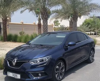 Frontansicht eines Mietwagens Renault Megane Sedan in Dubai, VAE ✓ Auto Nr.8620. ✓ Automatisch TM ✓ 1 Bewertungen.