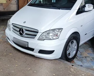 Frontansicht eines Mietwagens Mercedes-Benz V250 in Eriwan, Armenien ✓ Auto Nr.8705. ✓ Automatisch TM ✓ 0 Bewertungen.