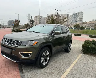 Frontansicht eines Mietwagens Jeep Compass in Eriwan, Armenien ✓ Auto Nr.8707. ✓ Automatisch TM ✓ 0 Bewertungen.