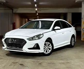 Frontansicht eines Mietwagens Hyundai Sonata in Baku, Aserbaidschan ✓ Auto Nr.9089. ✓ Automatisch TM ✓ 0 Bewertungen.