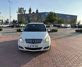 Autovermietung Mercedes-Benz B-Class Nr.9121 Automatisch in Eriwan, ausgestattet mit einem 1,7L Motor ➤ Von Artak in Armenien.