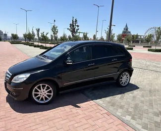 Frontansicht eines Mietwagens Mercedes-Benz B-Class in Eriwan, Armenien ✓ Auto Nr.9122. ✓ Automatisch TM ✓ 0 Bewertungen.