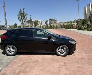 Benzin 2,0L Motor von Ford Focus 2018 zur Miete in Eriwan.