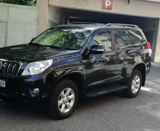 Frontansicht eines Mietwagens Toyota Land Cruiser Prado in Eriwan, Armenien ✓ Auto Nr.9060. ✓ Automatisch TM ✓ 0 Bewertungen.