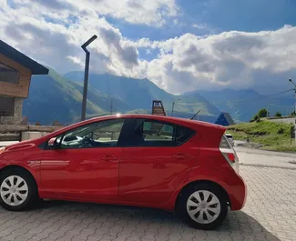 Vermietung Toyota Prius C. Wirtschaft, Komfort Fahrzeug zur Miete in Georgien ✓ Kaution Einzahlung von 40 GEL ✓ Versicherungsoptionen KFZ-HV, VKV Plus, Insassen, Diebstahlschutz.