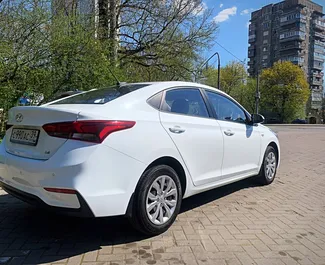 Mietwagen Hyundai Solaris 2018 in Russland, mit Benzin-Kraftstoff und 123 PS ➤ Ab 2800 RUB pro Tag.