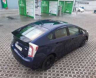 Toyota Prius 2012 zur Miete verfügbar in Tiflis, mit Kilometerbegrenzung unbegrenzte.