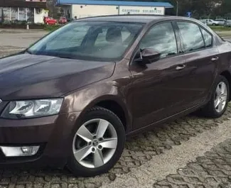 Frontansicht eines Mietwagens Skoda Octavia in Podgorica, Montenegro ✓ Auto Nr.9316. ✓ Automatisch TM ✓ 0 Bewertungen.