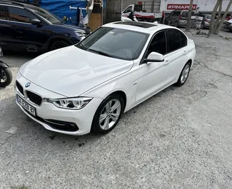 Frontansicht eines Mietwagens BMW 320i in Istanbul, Türkei ✓ Auto Nr.8985. ✓ Automatisch TM ✓ 0 Bewertungen.