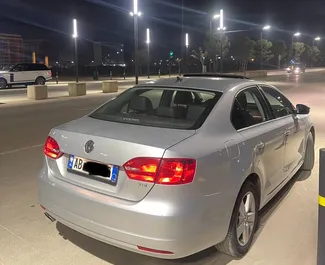 Autovermietung Volkswagen Jetta Nr.9305 Automatisch am Flughafen von Tirana, ausgestattet mit einem 2,0L Motor ➤ Von Johanes in Albanien.