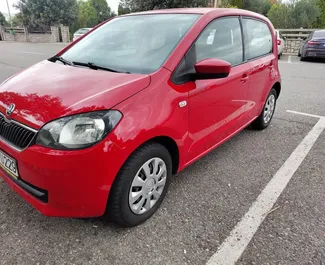 Frontansicht eines Mietwagens Skoda Citigo in Podgorica, Montenegro ✓ Auto Nr.9311. ✓ Schaltgetriebe TM ✓ 0 Bewertungen.