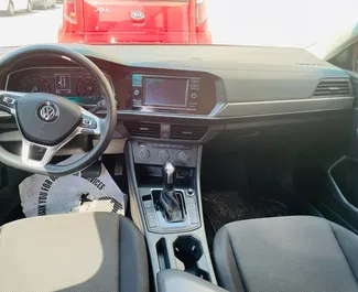 Mieten Sie ein Volkswagen Jetta in Dubai VAE