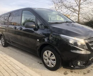 Frontansicht eines Mietwagens Mercedes-Benz Vito in Tirana, Albanien ✓ Auto Nr.9283. ✓ Automatisch TM ✓ 0 Bewertungen.