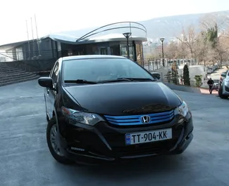 Frontansicht eines Mietwagens Honda Insight in Tiflis, Georgien ✓ Auto Nr.9244. ✓ Automatisch TM ✓ 1 Bewertungen.