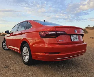 Volkswagen Jetta 2019 mit Antriebssystem Frontantrieb, verfügbar in Dubai.