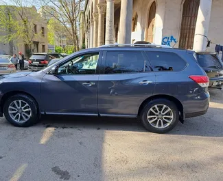 Mietwagen Nissan Pathfinder 2014 in Georgien, mit Benzin-Kraftstoff und 260 PS ➤ Ab 168 GEL pro Tag.