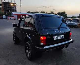 Vermietung Lada Niva. Wirtschaft, SUV Fahrzeug zur Miete in Armenien ✓ Kaution Einzahlung von 300 USD ✓ Versicherungsoptionen KFZ-HV, TKV, Insassen, Diebstahlschutz, Ausland.