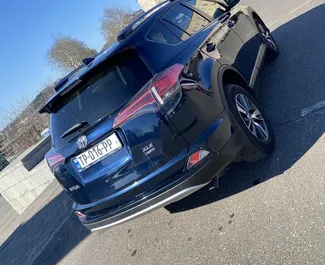 Toyota Rav4 2018 zur Miete verfügbar in Kutaisi, mit Kilometerbegrenzung unbegrenzte.