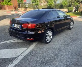 Autovermietung Volkswagen Jetta Nr.9487 Automatisch in Tirana, ausgestattet mit einem 2,0L Motor ➤ Von Besmir in Albanien.