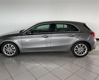 Autovermietung Mercedes-Benz A-Class Nr.9509 Automatisch am Flughafen Teneriffa Süd, ausgestattet mit einem 1,3L Motor ➤ Von Philip in Spanien.