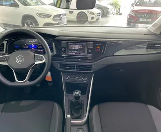 Mietwagen Volkswagen Taigo 2022 in Spanien, mit Benzin-Kraftstoff und 95 PS ➤ Ab 28 EUR pro Tag.