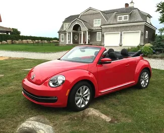 Frontansicht eines Mietwagens Volkswagen Beetle Cabrio in Heraklion, Griechenland ✓ Auto Nr.9450. ✓ Automatisch TM ✓ 0 Bewertungen.