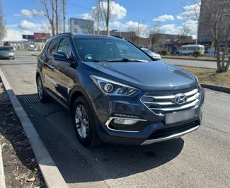 Frontansicht eines Mietwagens Hyundai Santa Fe in Eriwan, Armenien ✓ Auto Nr.9421. ✓ Automatisch TM ✓ 0 Bewertungen.