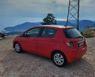 Mietwagen Toyota Yaris 2012 in Montenegro, mit Benzin-Kraftstoff und 86 PS ➤ Ab 20 EUR pro Tag.