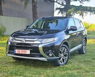 Frontansicht eines Mietwagens Mitsubishi Outlander Xl in Kutaisi, Georgien ✓ Auto Nr.9790. ✓ Automatisch TM ✓ 0 Bewertungen.