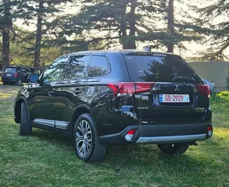 Mitsubishi Outlander Xl 2017 zur Miete verfügbar in Kutaisi, mit Kilometerbegrenzung unbegrenzte.