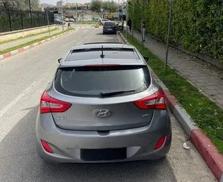 Hyundai i30 2013 zur Miete verfügbar in Tirana, mit Kilometerbegrenzung unbegrenzte.