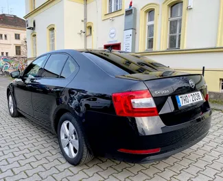 Vermietung Skoda Octavia. Komfort Fahrzeug zur Miete in der Tschechischen Republik ✓ Kaution Einzahlung von 500 EUR ✓ Versicherungsoptionen KFZ-HV, TKV, VKV Plus, Diebstahlschutz, Ausland, Keine Kaution.