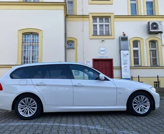 Mietwagen BMW 3-series Touring 2011 in der Tschechischen Republik, mit Benzin-Kraftstoff und 143 PS ➤ Ab 42 EUR pro Tag.