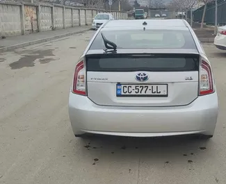Hybride 1,8L Motor von Toyota Prius 2012 zur Miete in Tiflis.