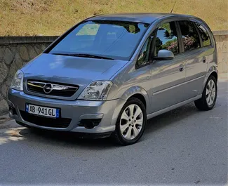 Frontansicht eines Mietwagens Opel Meriva in Durres, Albanien ✓ Auto Nr.9800. ✓ Schaltgetriebe TM ✓ 0 Bewertungen.