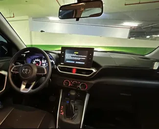 Autovermietung Toyota Raize Nr.9956 Automatisch in Dubai, ausgestattet mit einem 1,1L Motor ➤ Von Mohammad in VAE.