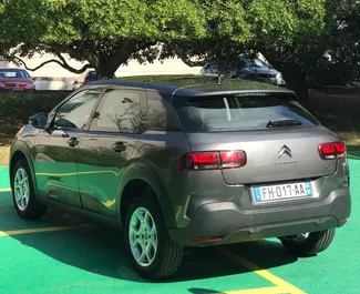 Vermietung Citroen C4 Cactus. Komfort, Crossover Fahrzeug zur Miete in Montenegro ✓ Kaution Einzahlung von 200 EUR ✓ Versicherungsoptionen KFZ-HV, VKV Plus, Ausland.