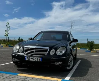 Frontansicht eines Mietwagens Mercedes-Benz E-Class in Durres, Albanien ✓ Auto Nr.10231. ✓ Automatisch TM ✓ 0 Bewertungen.