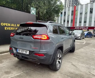 Vermietung Jeep Cherokee. Komfort, SUV, Crossover Fahrzeug zur Miete in Georgien ✓ Kaution Einzahlung von 270 GEL ✓ Versicherungsoptionen KFZ-HV.