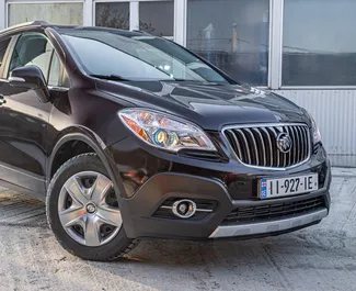 Frontansicht eines Mietwagens Buick Encore in Batumi, Georgien ✓ Auto Nr.10278. ✓ Automatisch TM ✓ 0 Bewertungen.