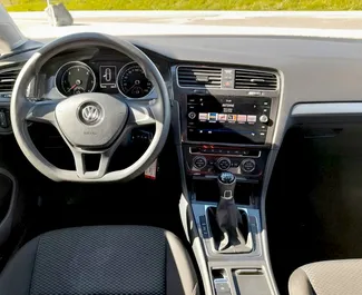 Diesel 1,6L Motor von Volkswagen Golf Variant 2018 zur Miete in Prag.