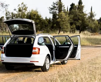 Skoda Octavia Combi 2018 zur Miete verfügbar in Podgorica, mit Kilometerbegrenzung unbegrenzte.