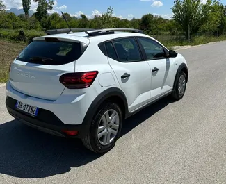 Mietwagen Dacia Sandero Stepway 2024 in Albanien, mit Benzin-Kraftstoff und 90 PS ➤ Ab 27 EUR pro Tag.