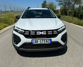 Autovermietung Dacia Sandero Stepway Nr.10105 Schaltgetriebe am Flughafen von Tirana, ausgestattet mit einem 1,0L Motor ➤ Von Marenglen in Albanien.