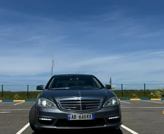 Autovermietung Mercedes-Benz S-Class Nr.10236 Automatisch in Durres, ausgestattet mit einem 3,2L Motor ➤ Von Besart in Albanien.