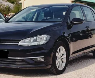 Frontansicht eines Mietwagens Volkswagen Golf 7 in Budva, Montenegro ✓ Auto Nr.10265. ✓ Automatisch TM ✓ 0 Bewertungen.