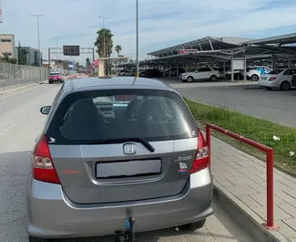 Honda Jazz 2008 zur Miete verfügbar am Flughafen von Tirana, mit Kilometerbegrenzung 300 km/Tag.